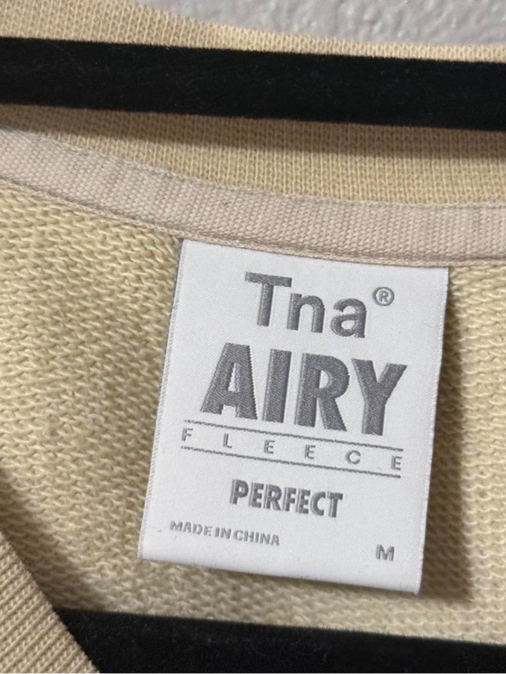 TNA Airy Pullover Crop Size medium - Picture 4 of 7